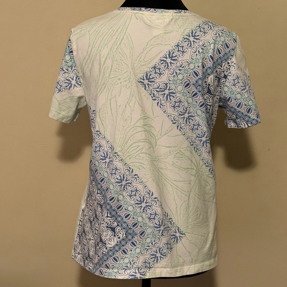 Women’s Petite Medium Christopher & Banks Geometric Floral Short Sleeve Top - Picture 3 of 8